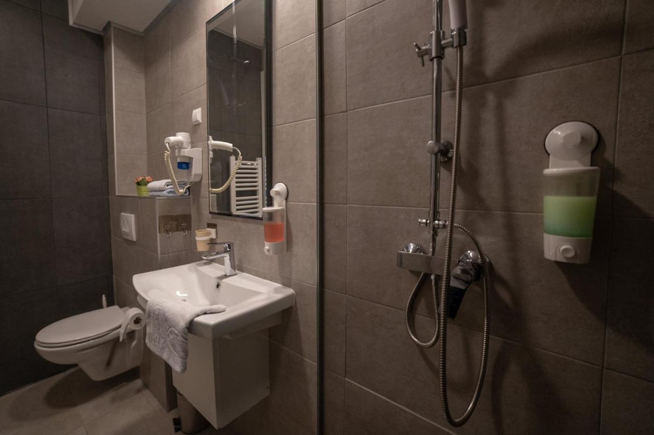 Apartments Slana Oaza Tuzla Exterior photo